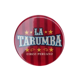 Pin botón de La Tarumba con diseño colorido y texto destacado pin botón tarumba